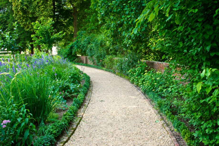 Gartenweg aus Splitt
